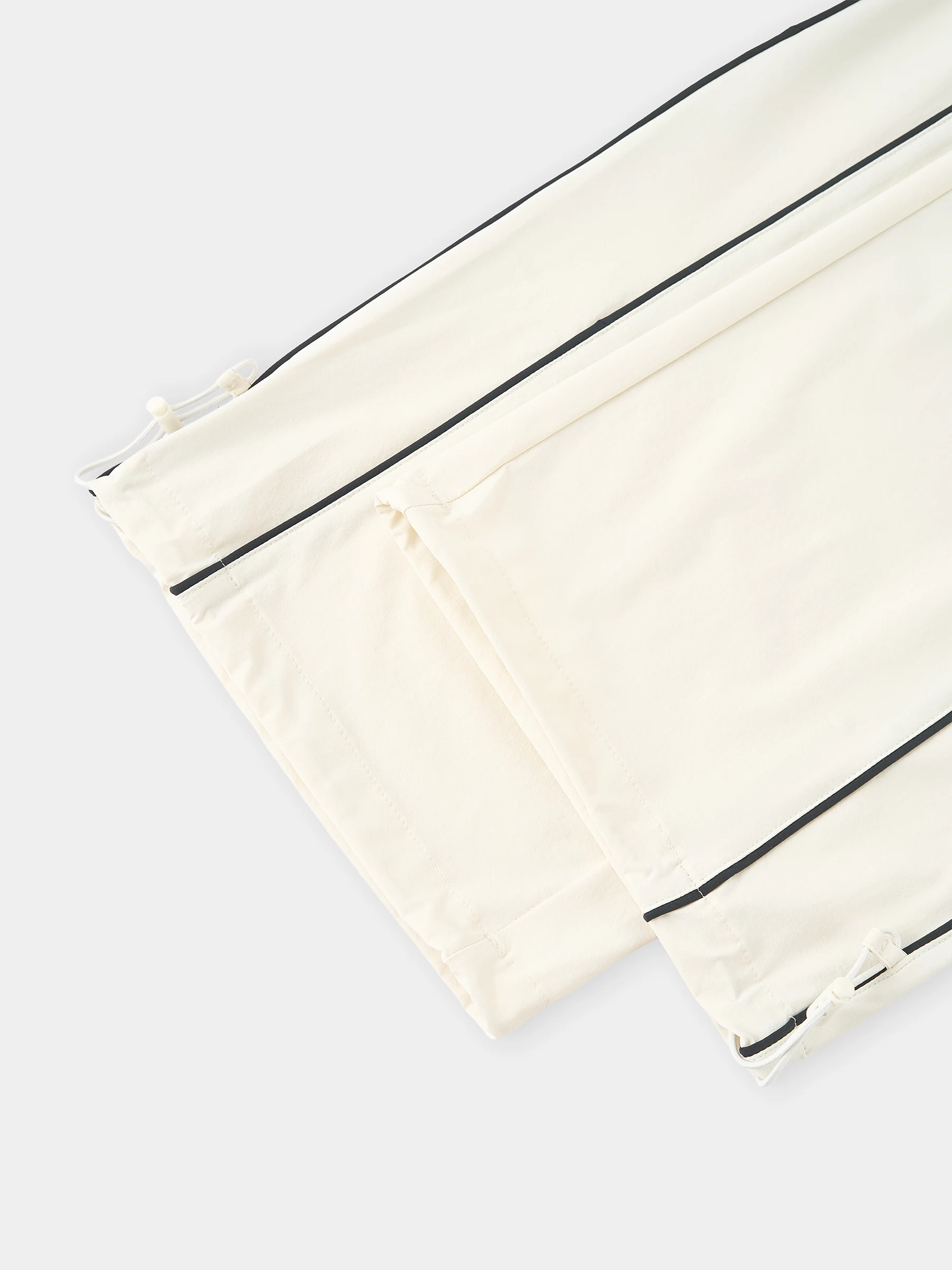 Set Bộ Gió Nữ 5S Fashion Phối Line Nữ Tính Phom Regular WBKG25007