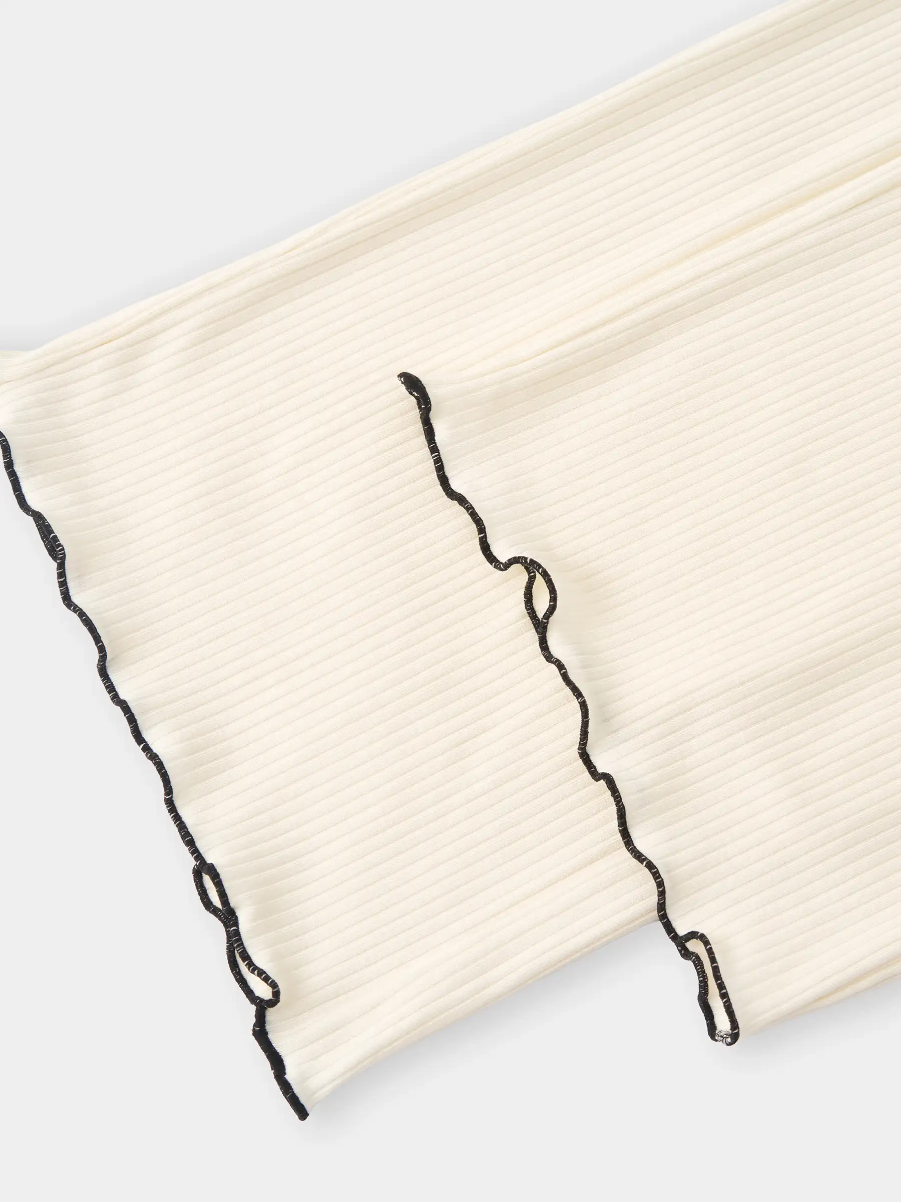 Set Bộ Đồ Mặc Nhà Nữ 5S Fashion Thêu Tinh Tế Phom Regular WBDAI25004