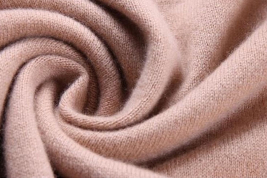 Cashmere là một loại vải cao cấp, được dệt từ lông của loài dê Cashmere