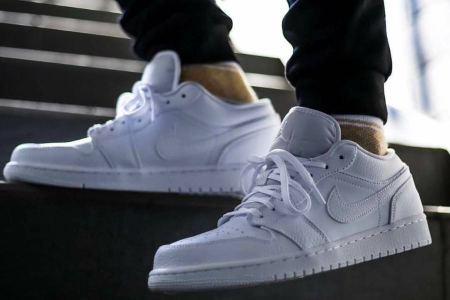 Mẫu giày Nike Air Jordan 1 Low ‘Triple White’