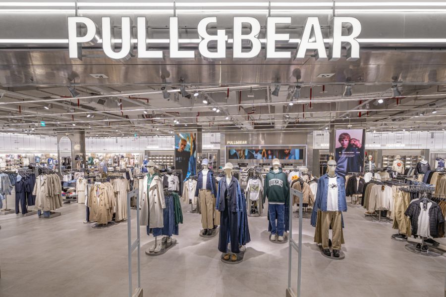 Thương hiệu thời trang nam nước ngoài Pull&Bear có nhiều mẫu thiết kế độc đáo