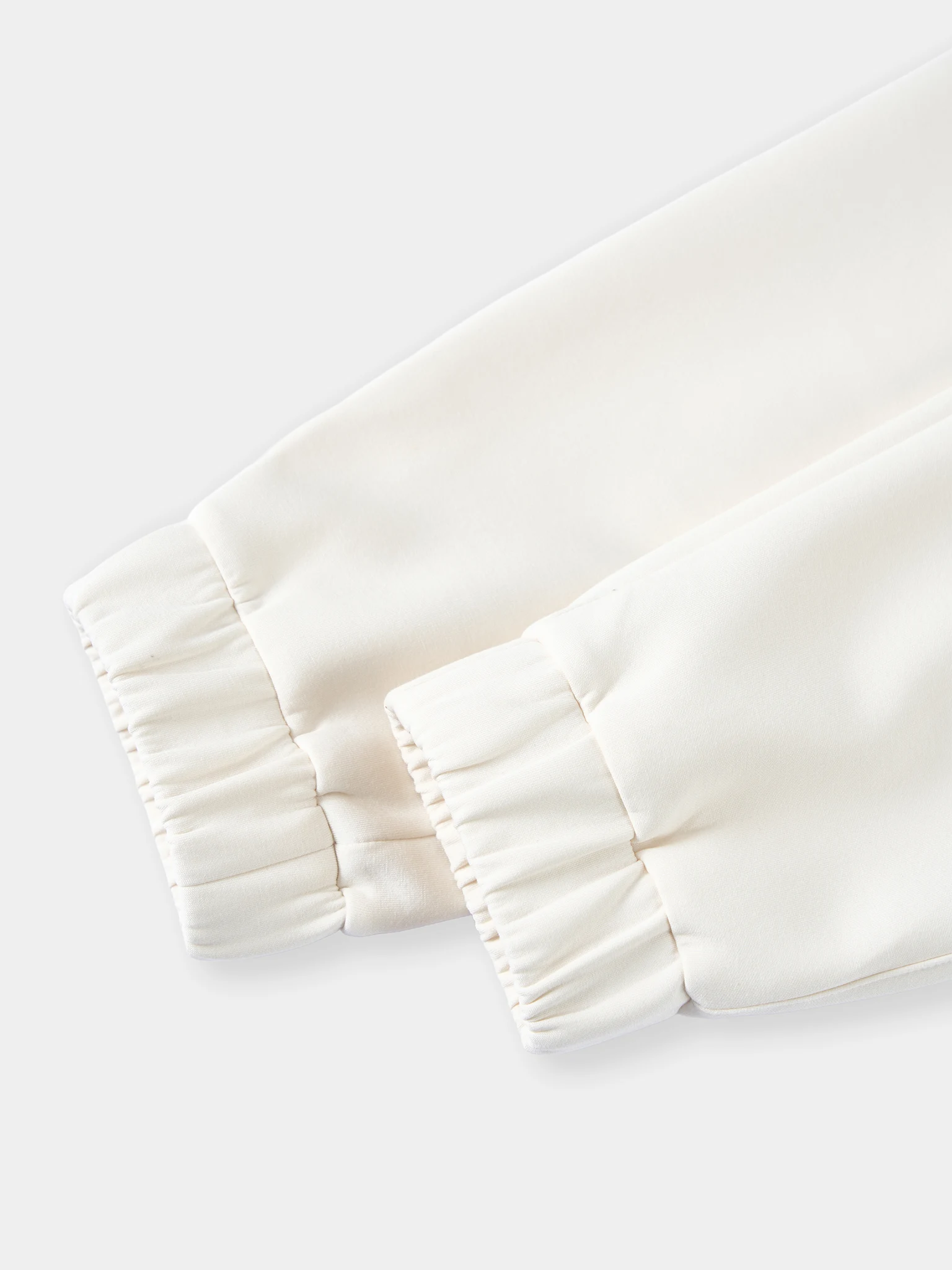 Quần Nỉ Nữ 5S Fashion Thêu Họa Tiết Trái Tim Phom Regular WBQNI25014