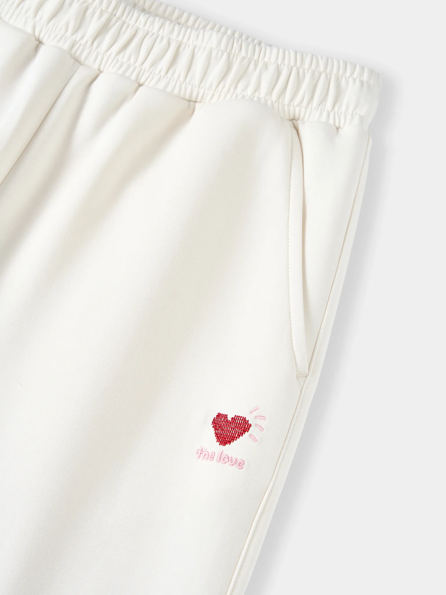 Quần Nỉ Nữ 5S Fashion Thêu Họa Tiết Trái Tim Phom Regular WBQNI25014