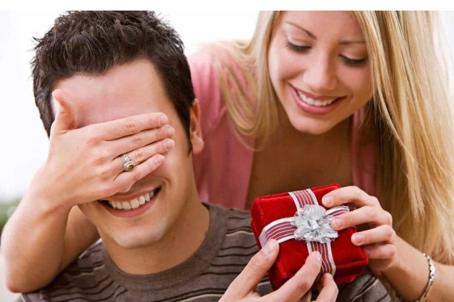 Tìm kiếm món quà phù hợp để tặng chồng nhân ngày Quốc tế đàn ông