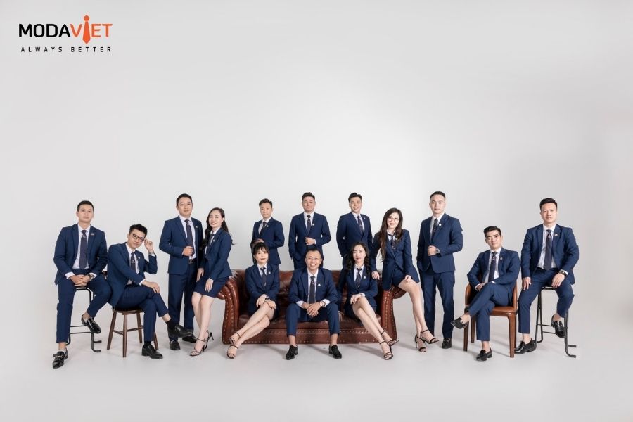 Thiết kế đồng phục công sở hiện đại, thời thượng và trẻ trung của ModaViet.