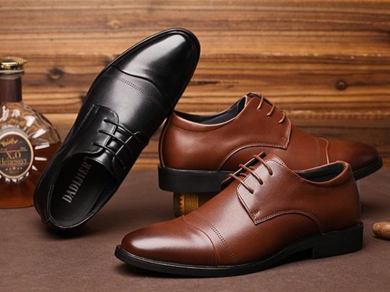 Lựa chọn những đôi giày có thiết kế đơn giản, vừa chân 
