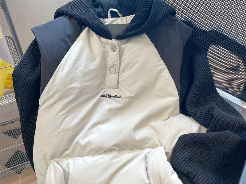 Một item áo sơ mi hoodie nam cá tính, được phối hai mảnh