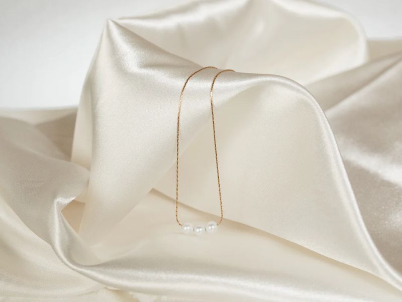 What Is The Concept Of Pearl Silk Fabric?