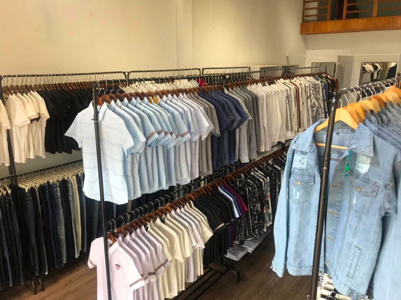 Shop thời trang nam Pleiku chuyên sỉ & lẻ quần áo Lamour mang đến cho khách hàng không gian thoải mái cùng đa dạng sản phẩm thời trang dẫn đầu xu hướng