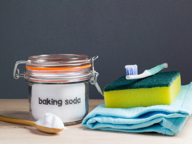 Cách giặt áo dính mực bút bi bằng Baking Soda