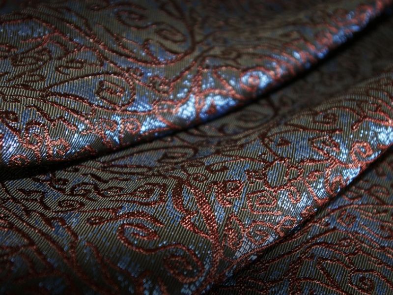 What Are The Characteristics Of Embossed Damask Fabric?