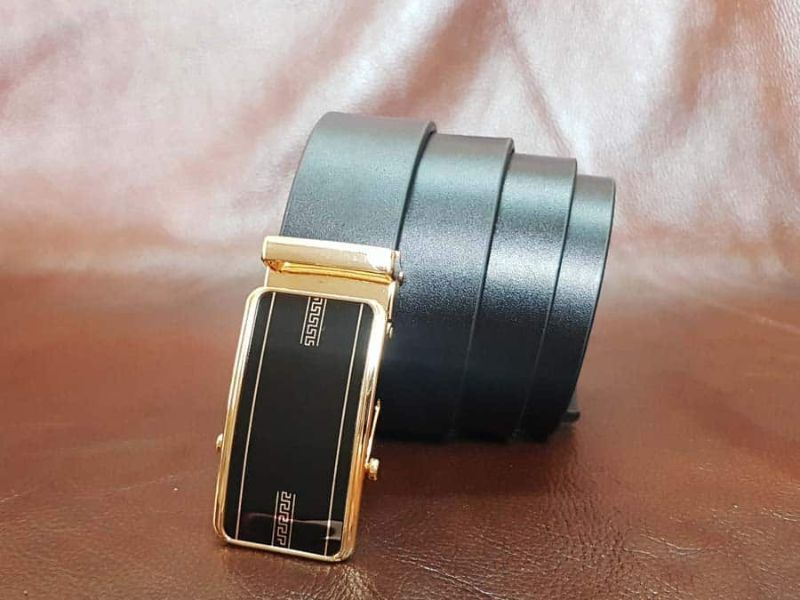 Mẫu thắt lưng mặt khóa lăn