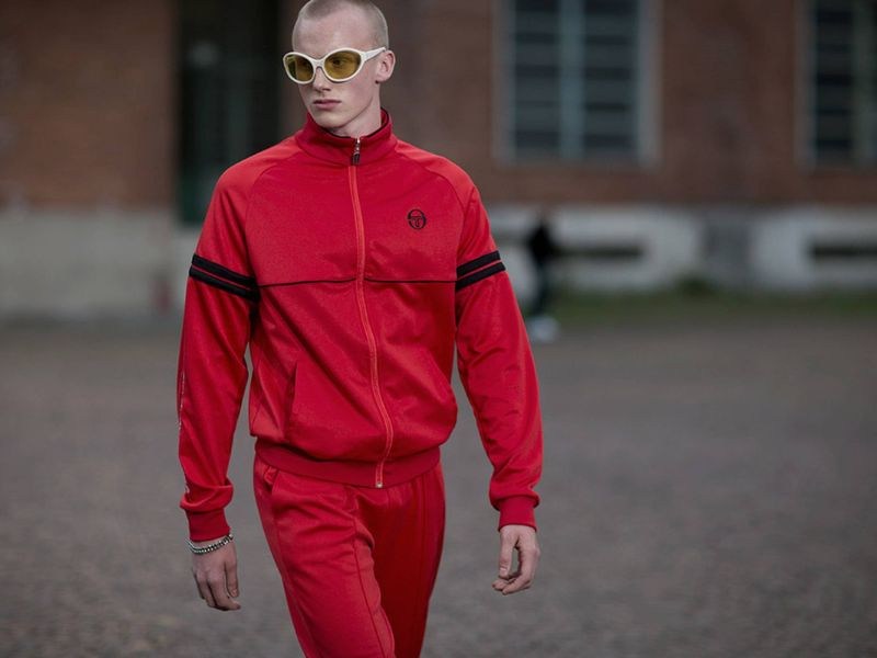Tracksuit là gì? Phối đồ cực CHẤT với bộ đồ Tracksuit