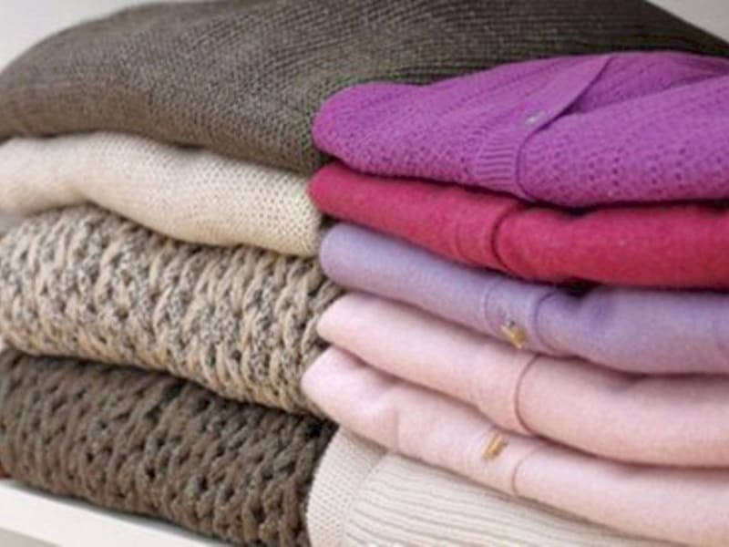 Áo len thường chia làm hai loại cơ bản là: len mỏng và len dày, xù