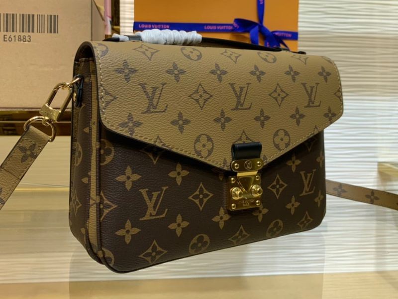 Monogram Canvas không chịu được khối lượng nặng