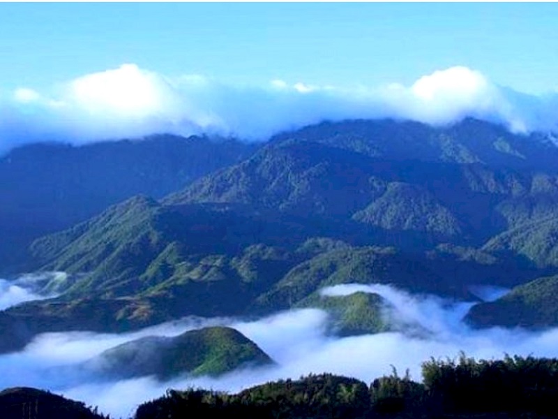 When Going To Mai Chau In Winter, Bring Accessories To Keep Your Body Warm.