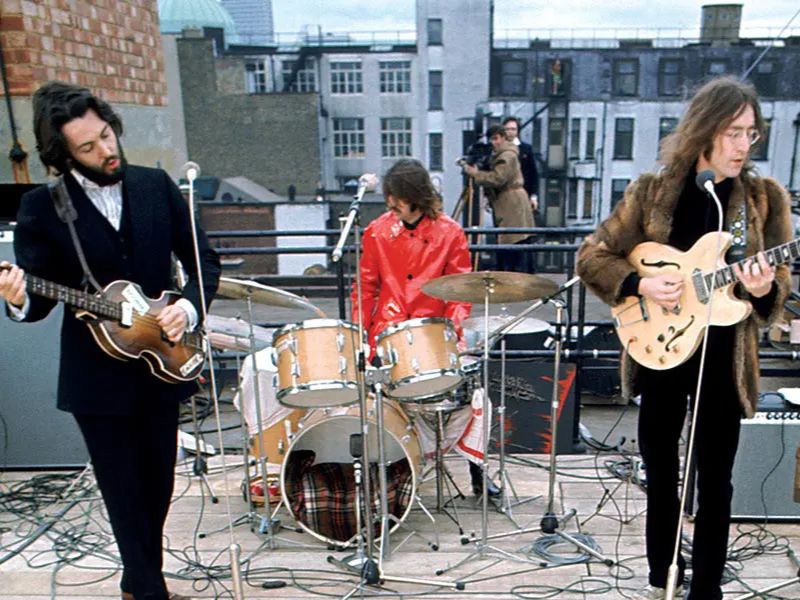 Ban nhạc “The Beatles” diện item Shearling jacket