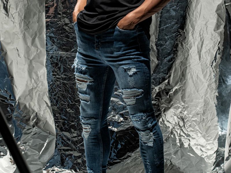 Ripped Clothing mang đặc trưng của thời trang đường phố 