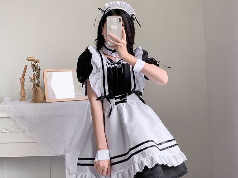 Cosplay maid (hầu gái)