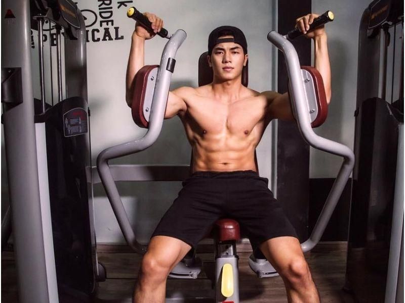 Quần short là ứng cử viên sáng giá nhất trong danh sách thời trang gym cho nam