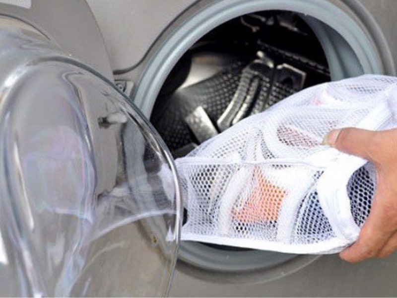 Sử dụng túi giặt để bảo vệ chất liệu bền hơn