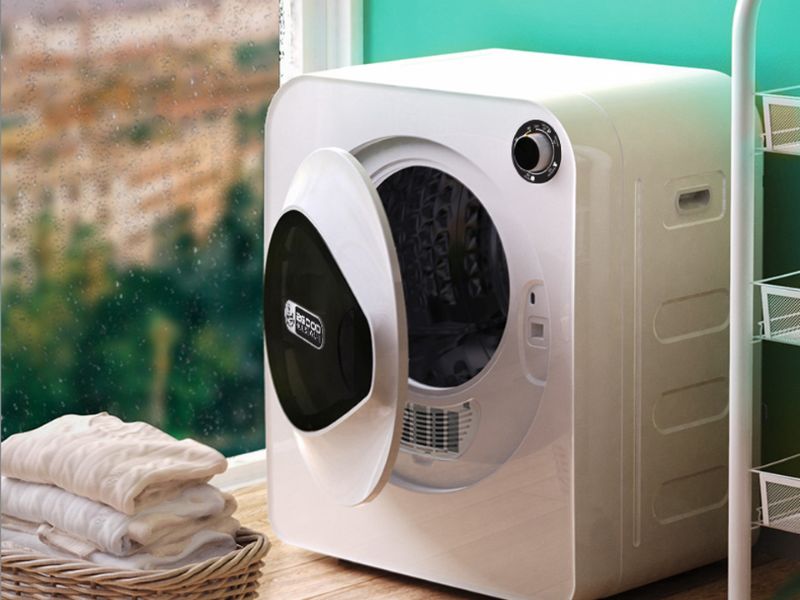 sử dụng máy sấy để phát huy công dụng cho chiếc áo của mình không còn bị nhăn