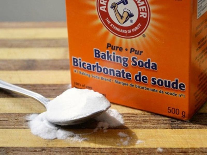 Sử dụng baking soda để tẩy vết ố vàng