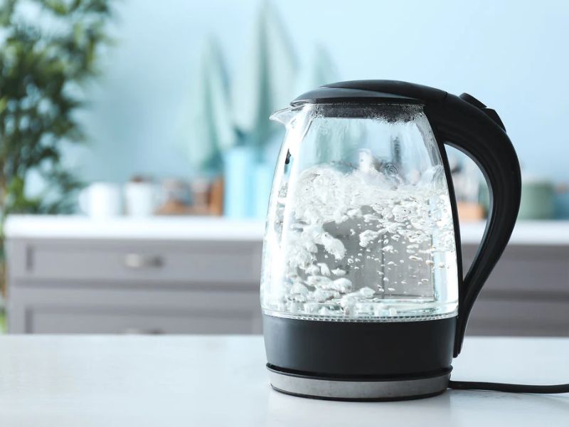 tận dụng hơi nước để loại bỏ nếp nhăn trên áo khoác gió