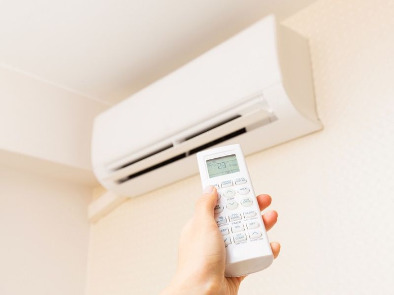 Bạn nên điều chỉnh nhiệt độ điều hòa trong khoảng 24 - 25 độ C
